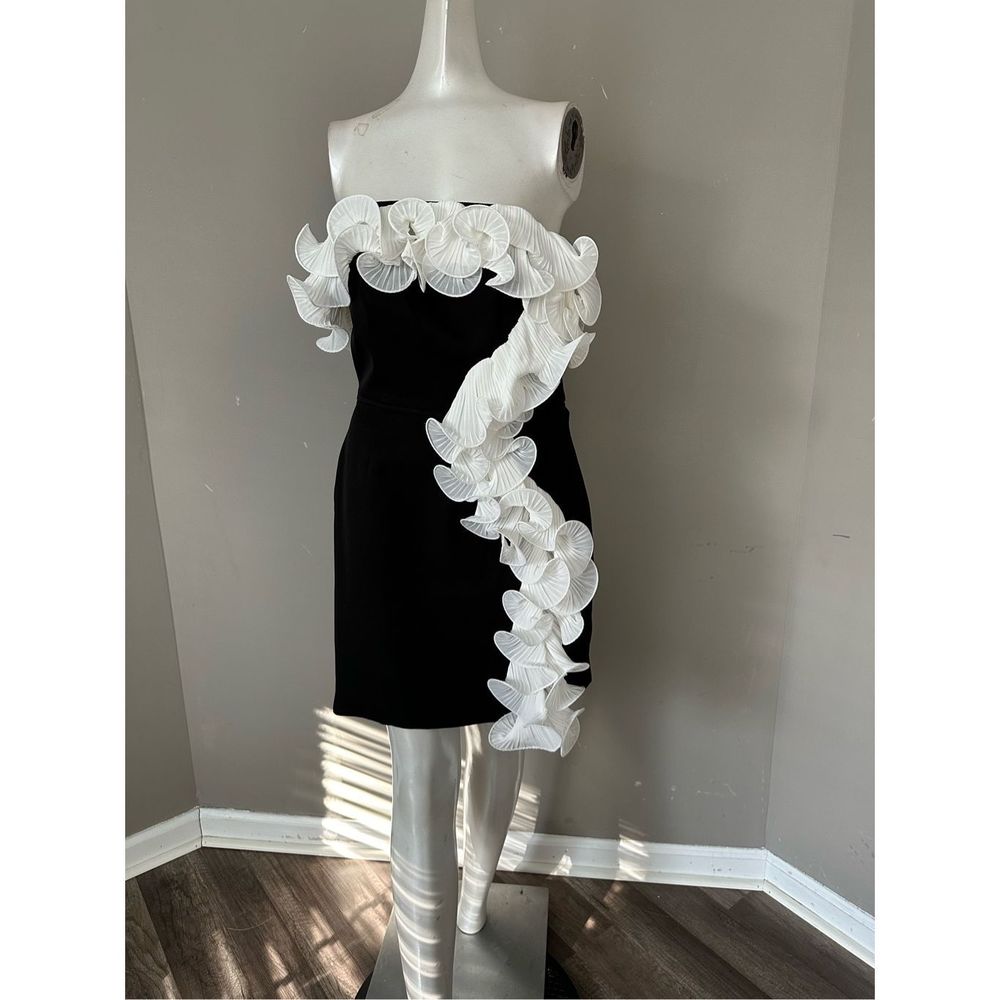 MAC DUGGAL STRAPLESS RUFFLE DETAIL MINI DRESS - Picture 9 of 12